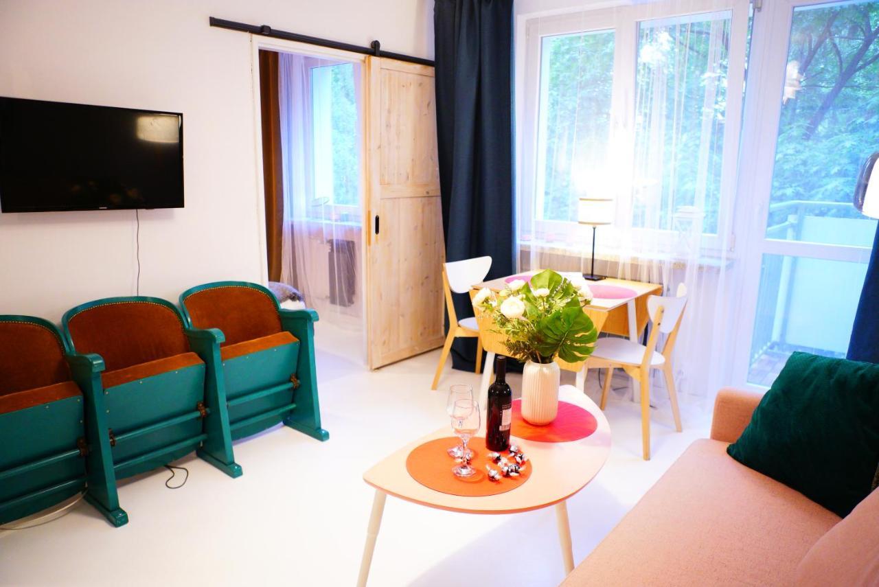 P&O Serviced Apartments Kinowa Varsavia Esterno foto